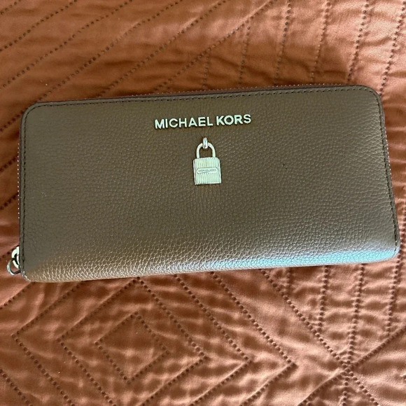 MICHAEL Michael kors brown woman’s wallet with zipper - Picture 1 of 5